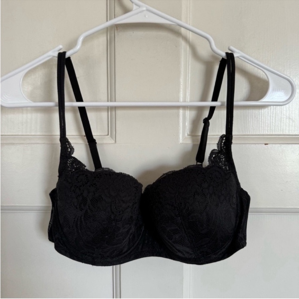 Victoria’s Secret black lace push up bra‎ size 36B